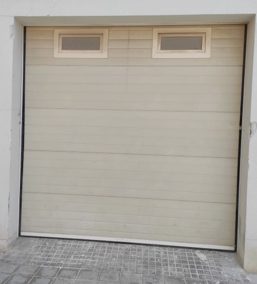 Puerta de garaje eléctrica