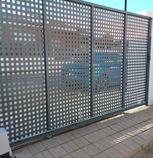 Instalación puertas correderas automáticas